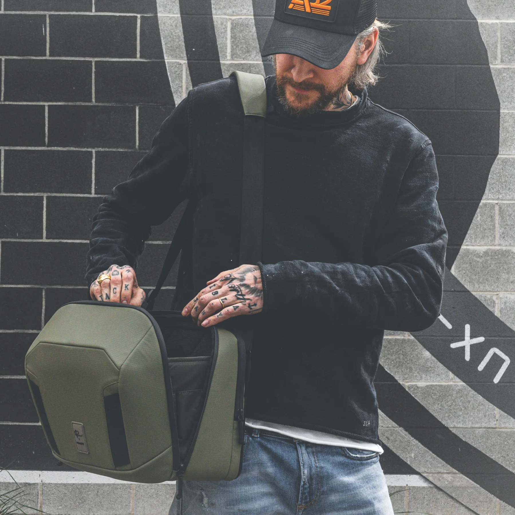 McKinnon Camera Messenger 13L - Image 22